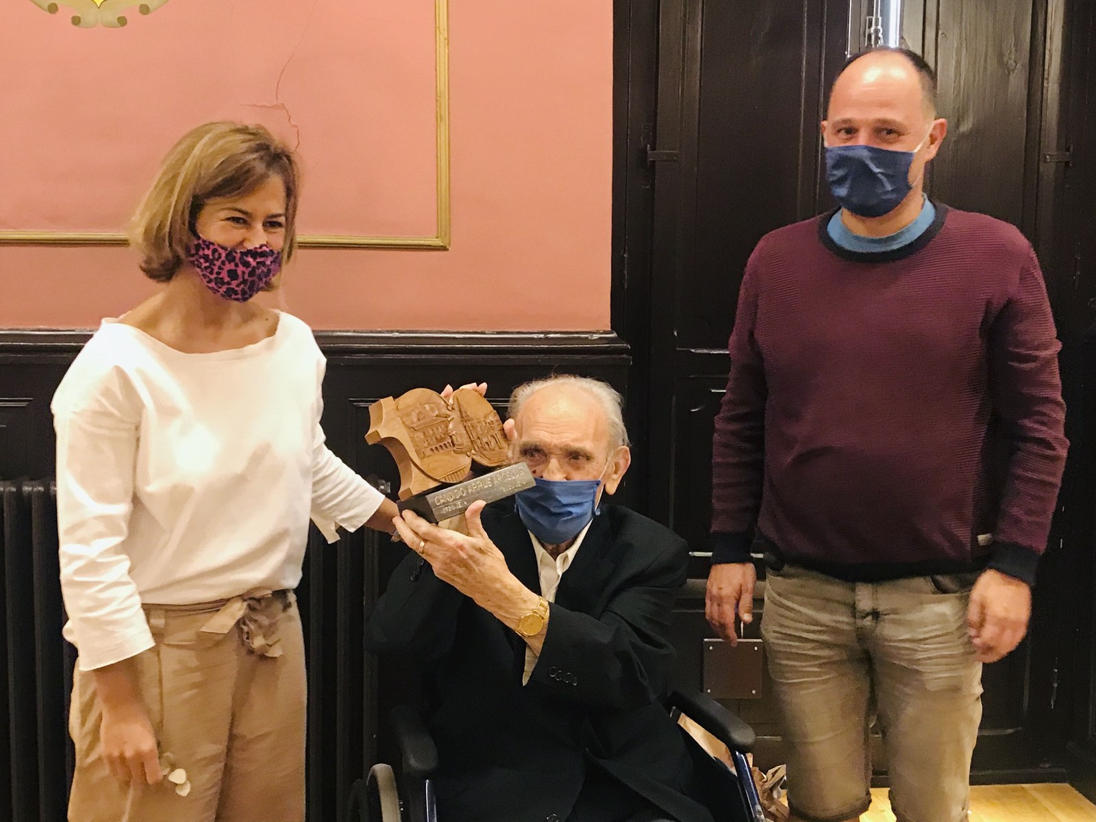 100 urte betetzen dituen egunean omenaldia egin dio Kandido Arrueri Udalak