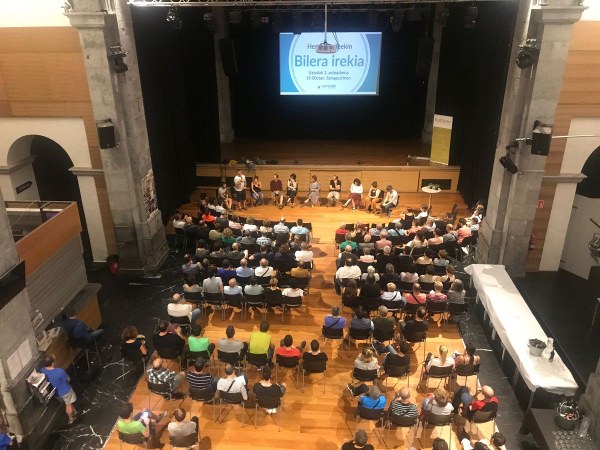 eragileekin_bilera2.jpg eragileekin bilera2