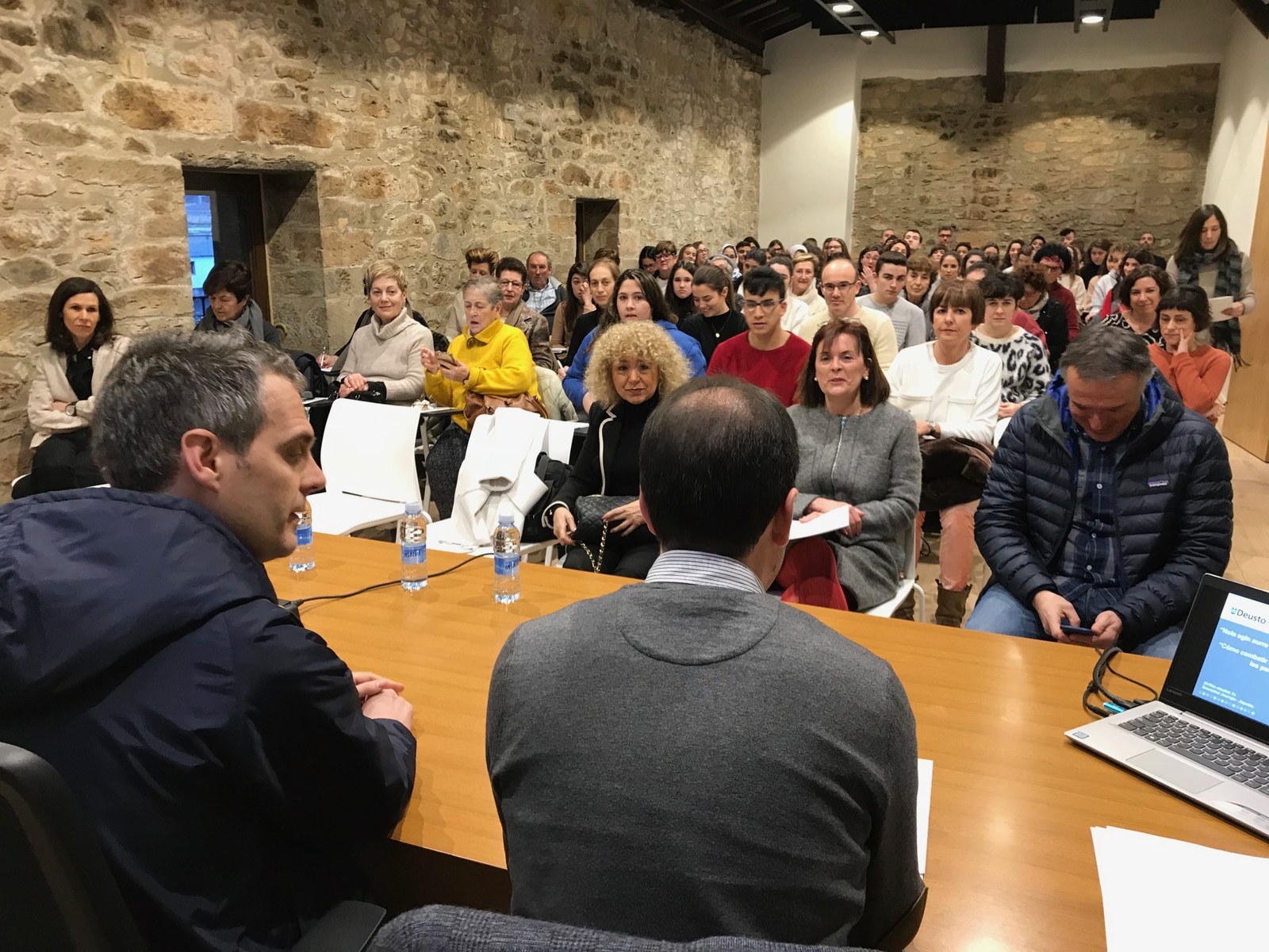 2.300 lagunetik gora ibili dira Basazabal Jauregian, urtarrilaren bukaeran, inauguratu zenetik