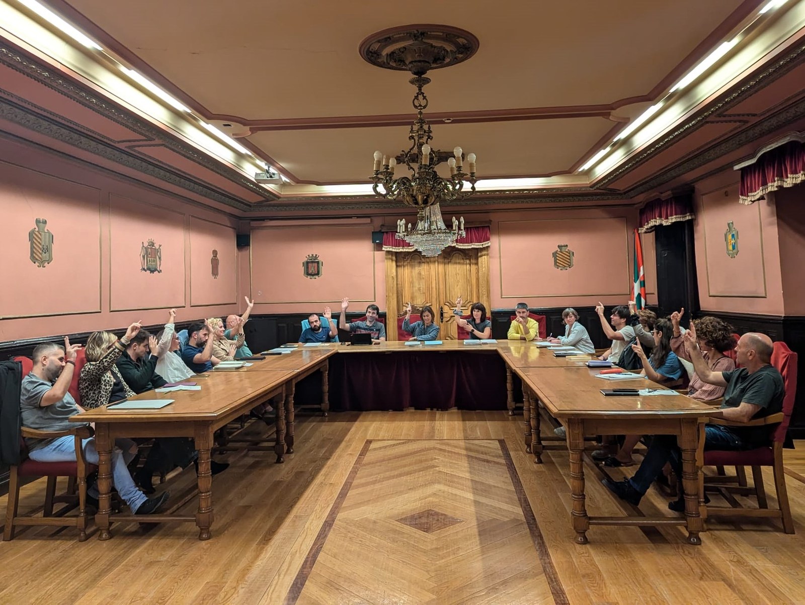 2025. urterako zergak, tasak eta prezio publikoak %3 igotzea onartu dute, aho batez 2025. urterako zergak, tasak eta prezio publikoak %3 igotzea onartu dute, aho batez