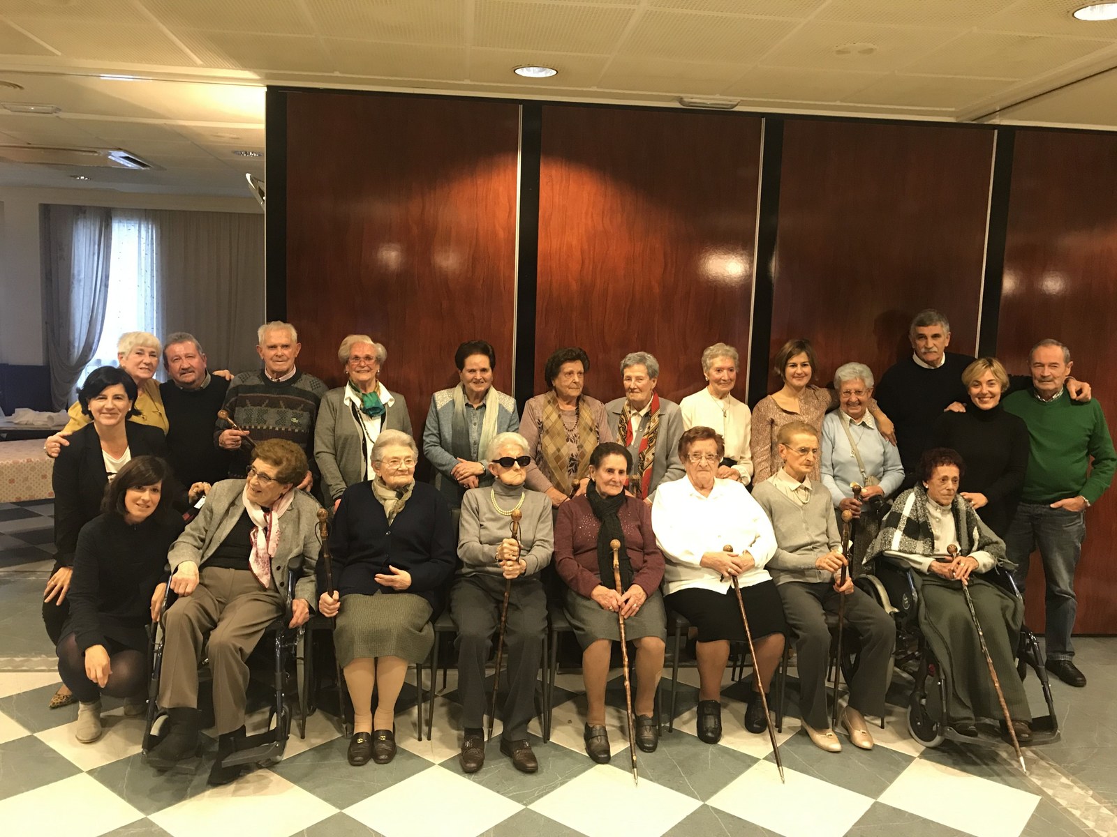 90 urteko herritarrek Udalaren eta Baigeraren omenaldia jaso zuten atzo 90 urteko herritarrek Udalaren eta Baigeraren omenaldia jaso zuten atzo