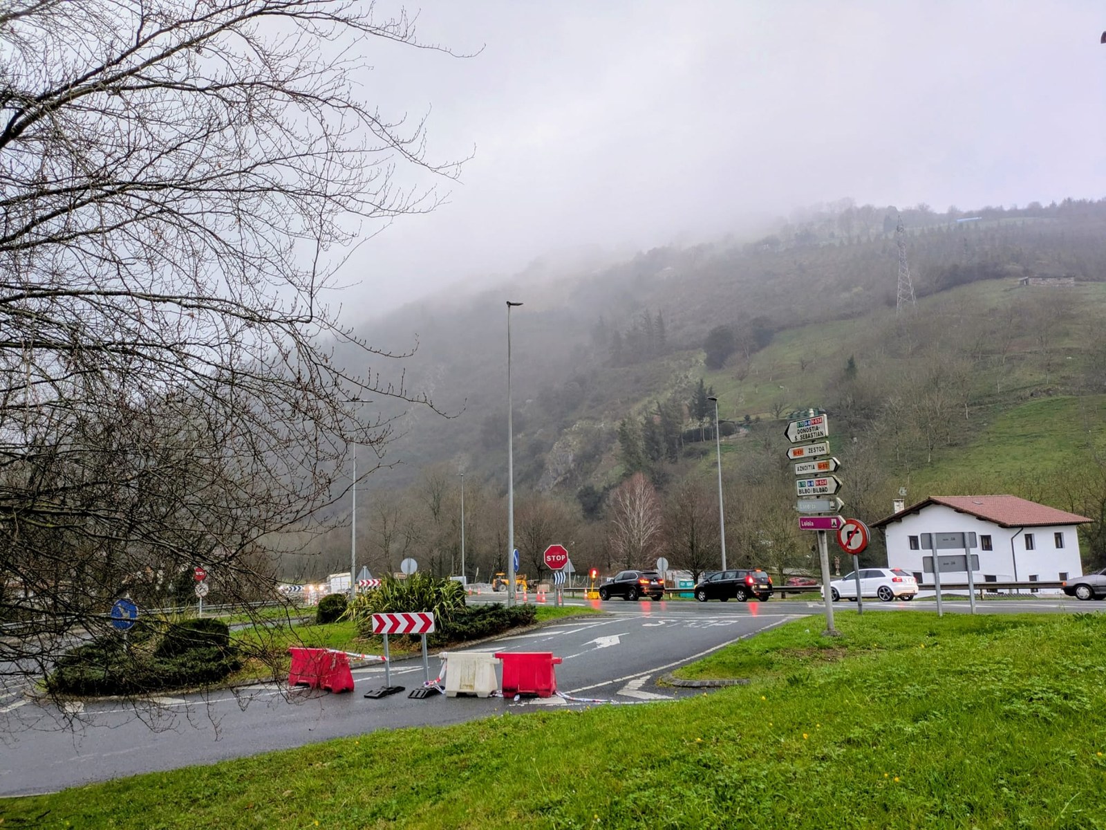 Adi! Larunbatean eta igandean, guztiz itxita egongo da Azpeitirako sarbidea autoentzat Ezkuzta parean