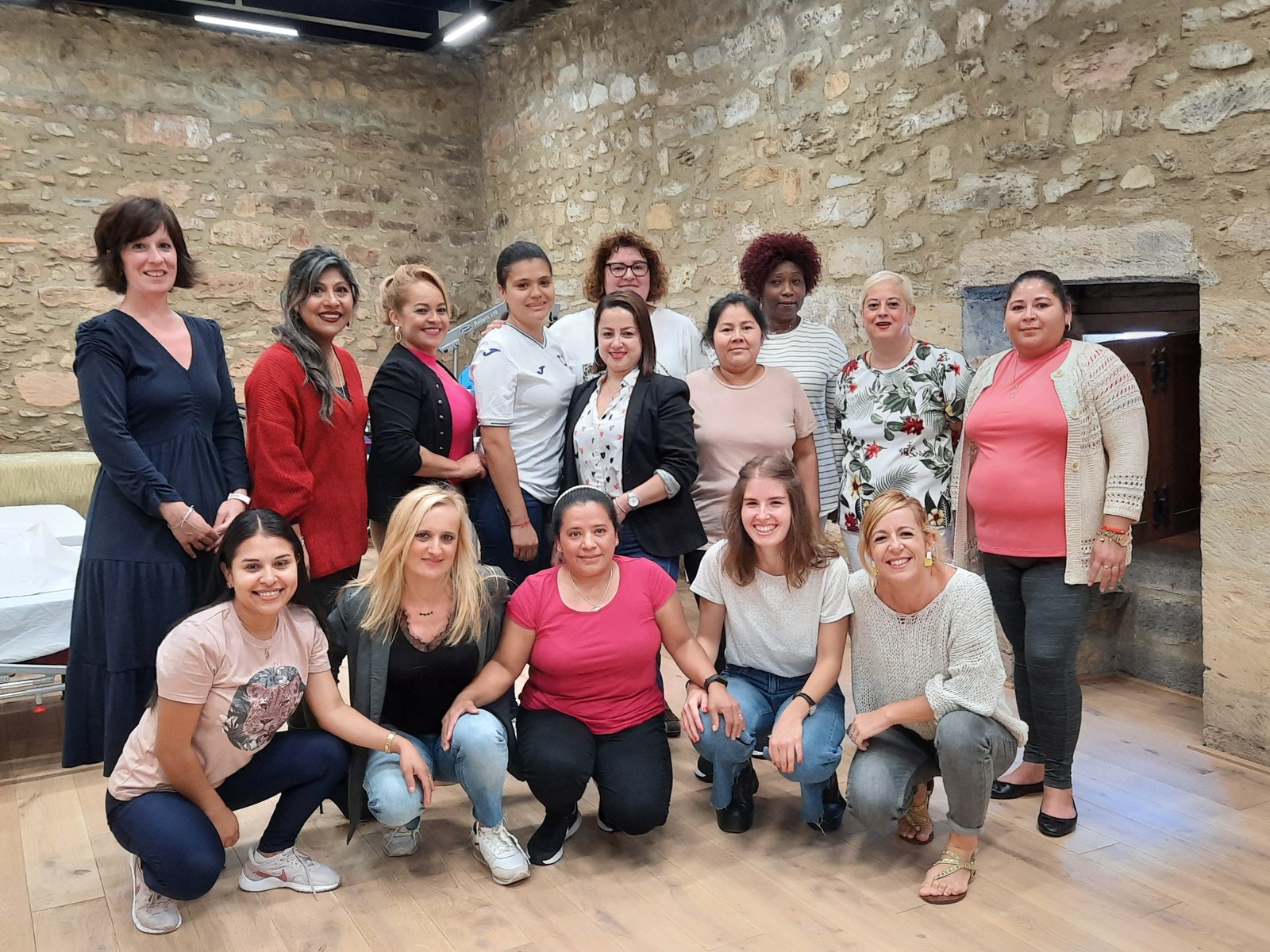 Arreta soziosanitario formazioaren zati teorikoa amaitu dute 15 lagunek