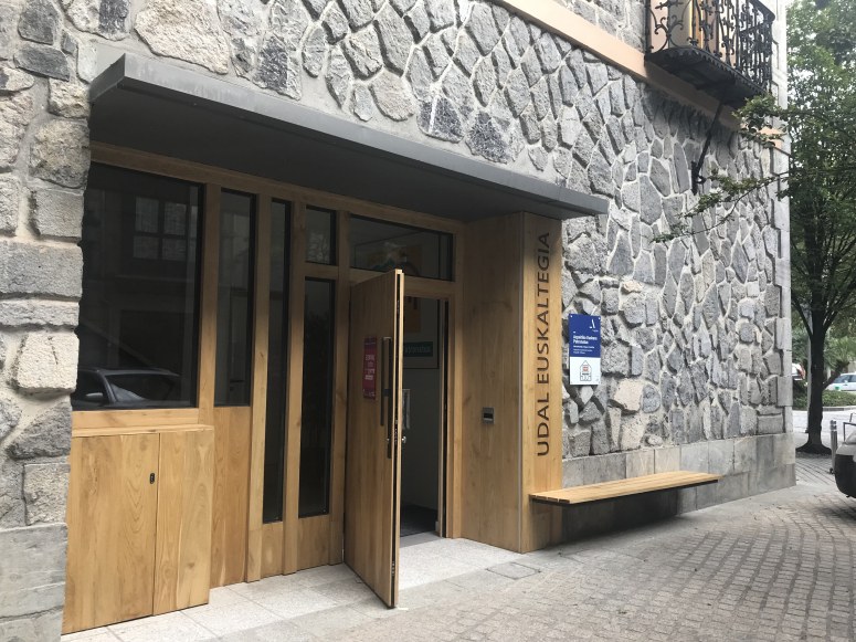 Azken egunak Azpeitiko Udal Euskaltegian matrikula egiteko
