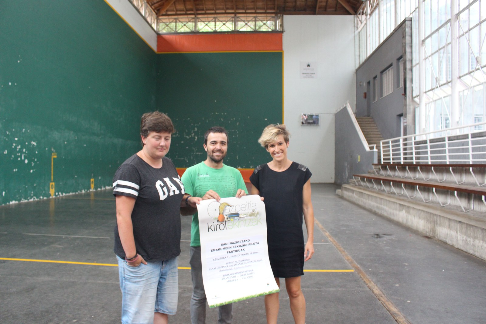 Bertso pilota mixtoa eta binakako nesken partidua izango dira abuztuaren 1ean, Frontoi Txikian