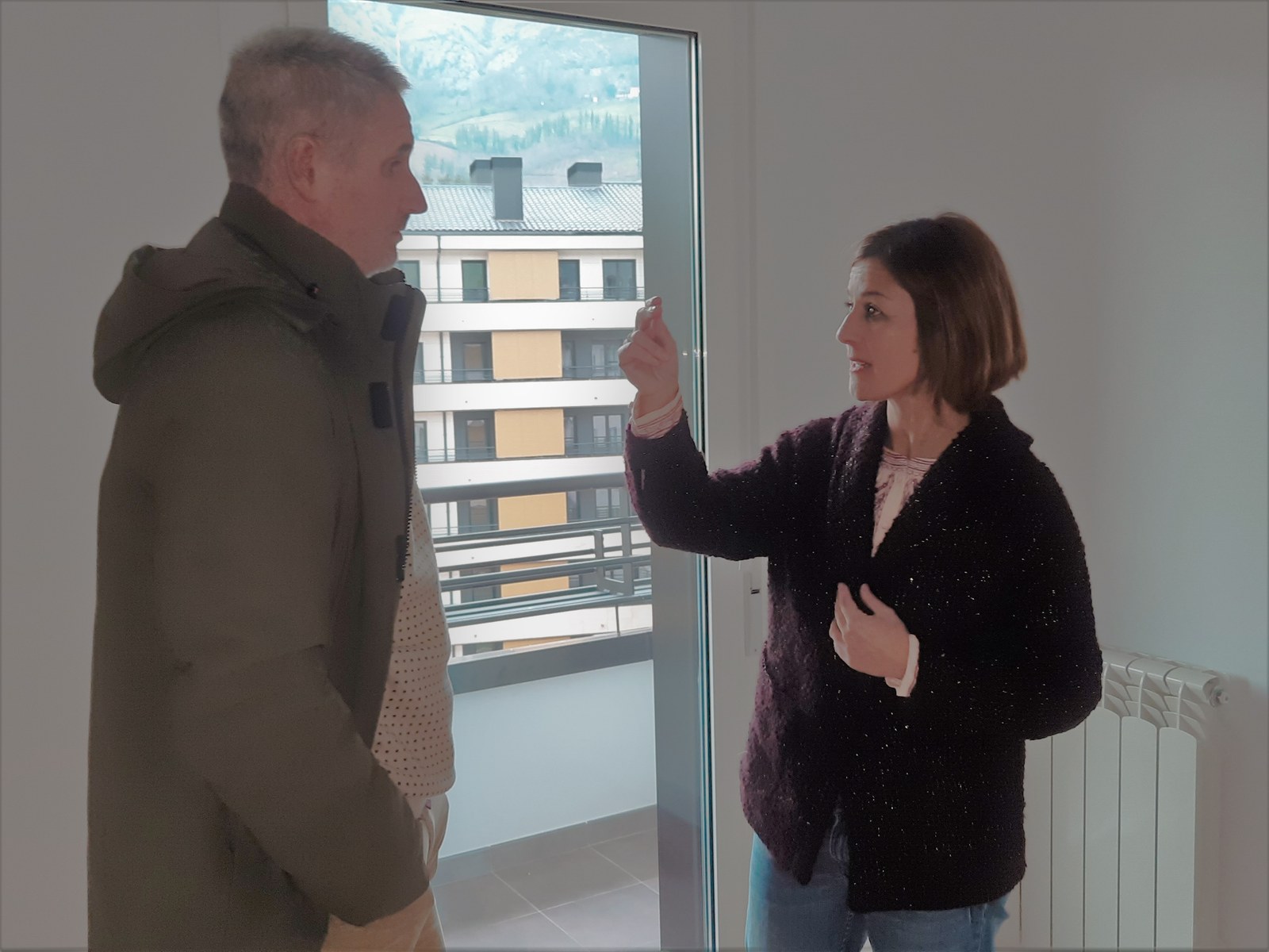 Esklabak-Iturzulo eremuko etxebizitza babestuak entregatu dira