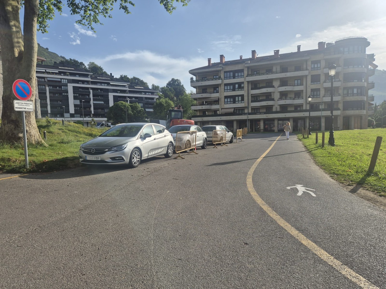 Esklaben inguruko trafikoa ordenatzeko lanak hasiko dituzte bihar