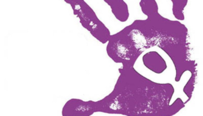 Gabon gaueko eroso matxista salatu du udalak