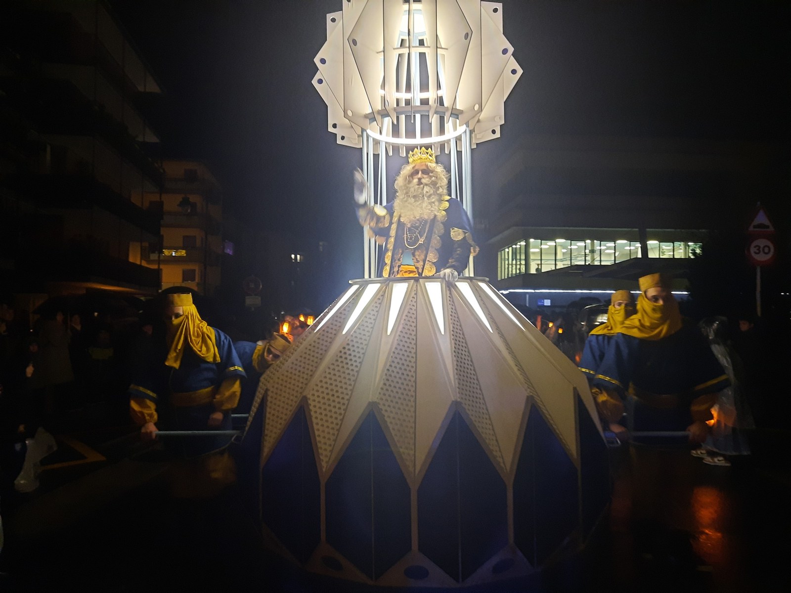 Gabonetako ekintzen barruan, puzzle kaxa izango da bihar