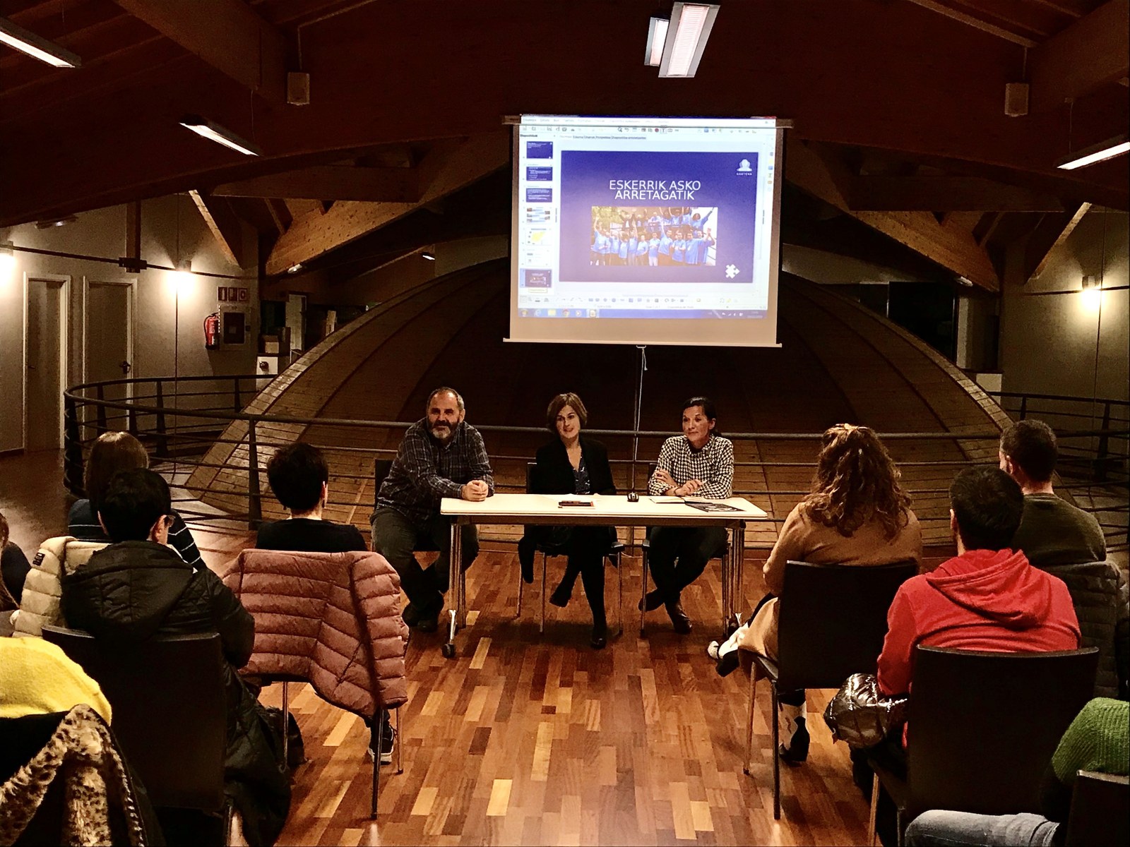 Gautenak herrian eskainiko dituen zerbitzuen berri jaso dute herritarrek