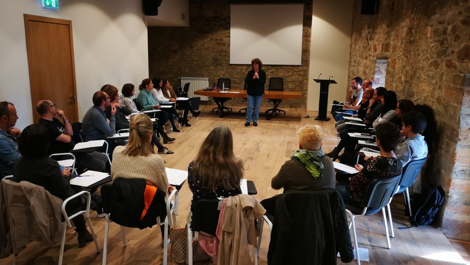 'Giza baliabideak. Erakundeetako pertsonen zuzendaritza' ikastaroan izena emateko epea zabalik da