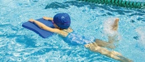 Haurrentzako igeriketako hiru ikastaro eskainiko dira datozen hilabeteetan