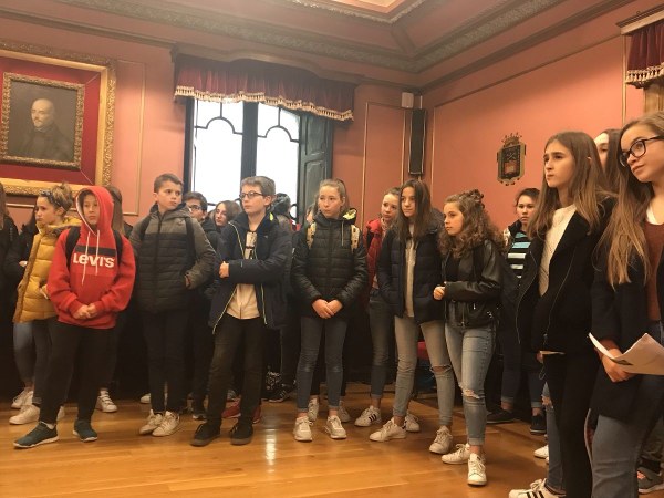 Hazparneko_ikasleak2.jpg Hazparneko ikasleak2