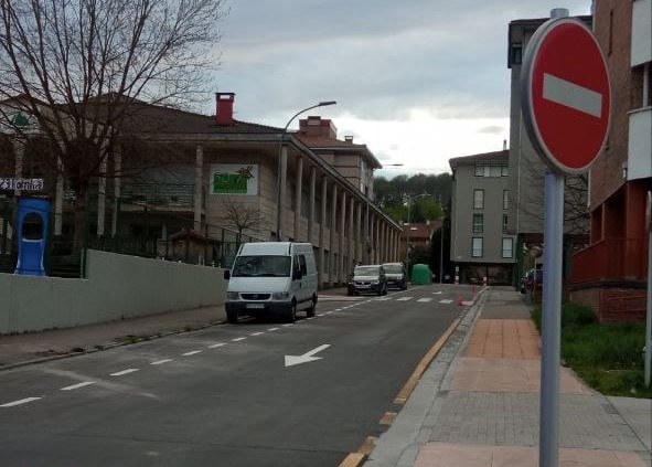 Ibilgailuen noranzkoa aldatu dute Euskal Herria kalean Ibilgailuen noranzkoa aldatu dute Euskal Herria kalean