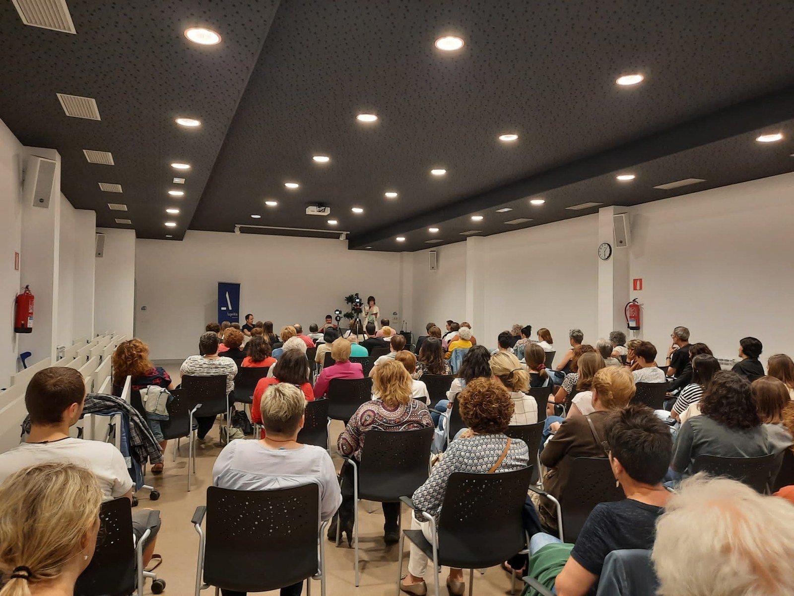 Jendearen interesa piztu Osasun Mentalaren inguruko lehen saioak