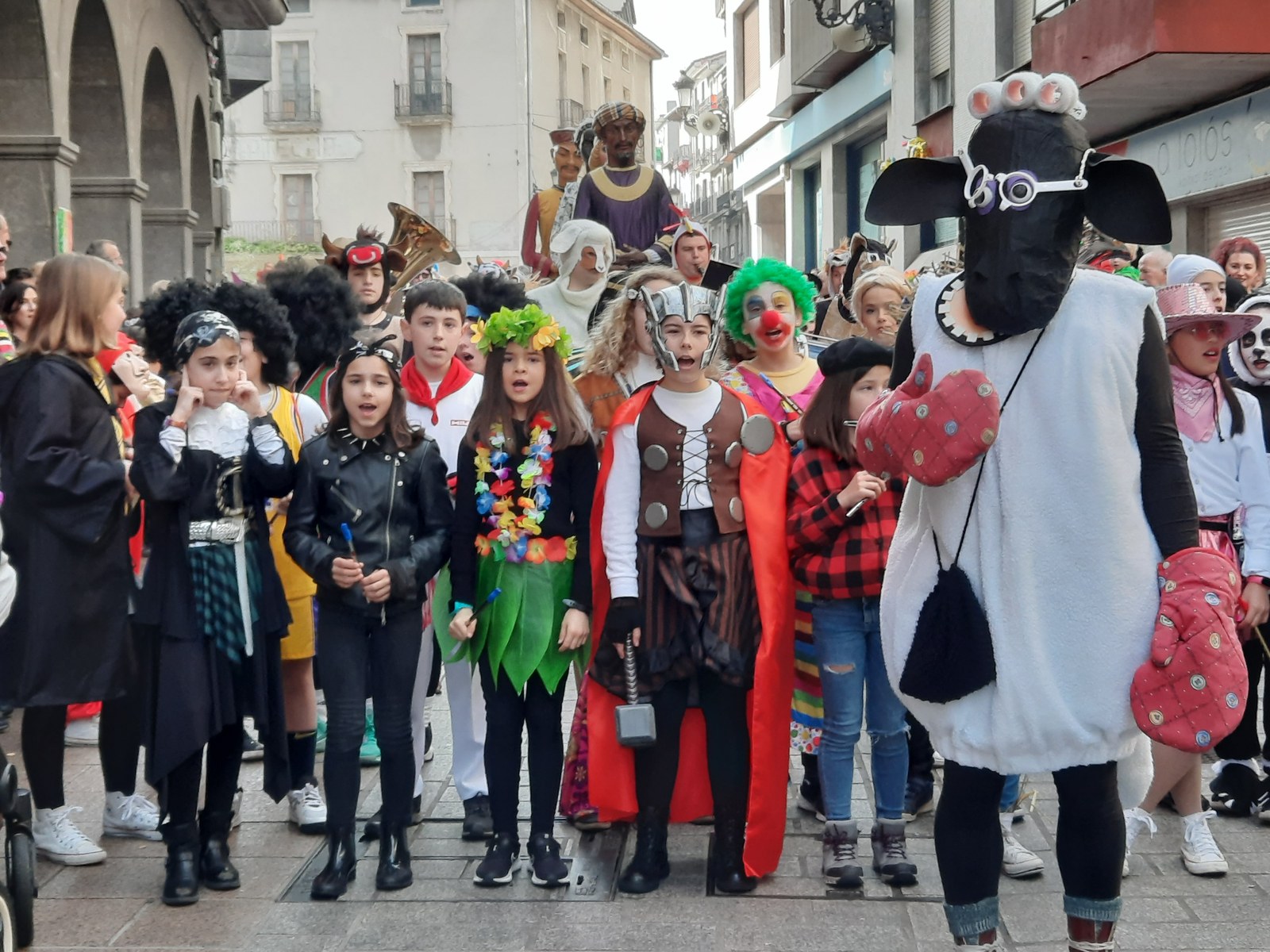 Karnabaletako hainbat ekitaldi, eguraldiaren mende