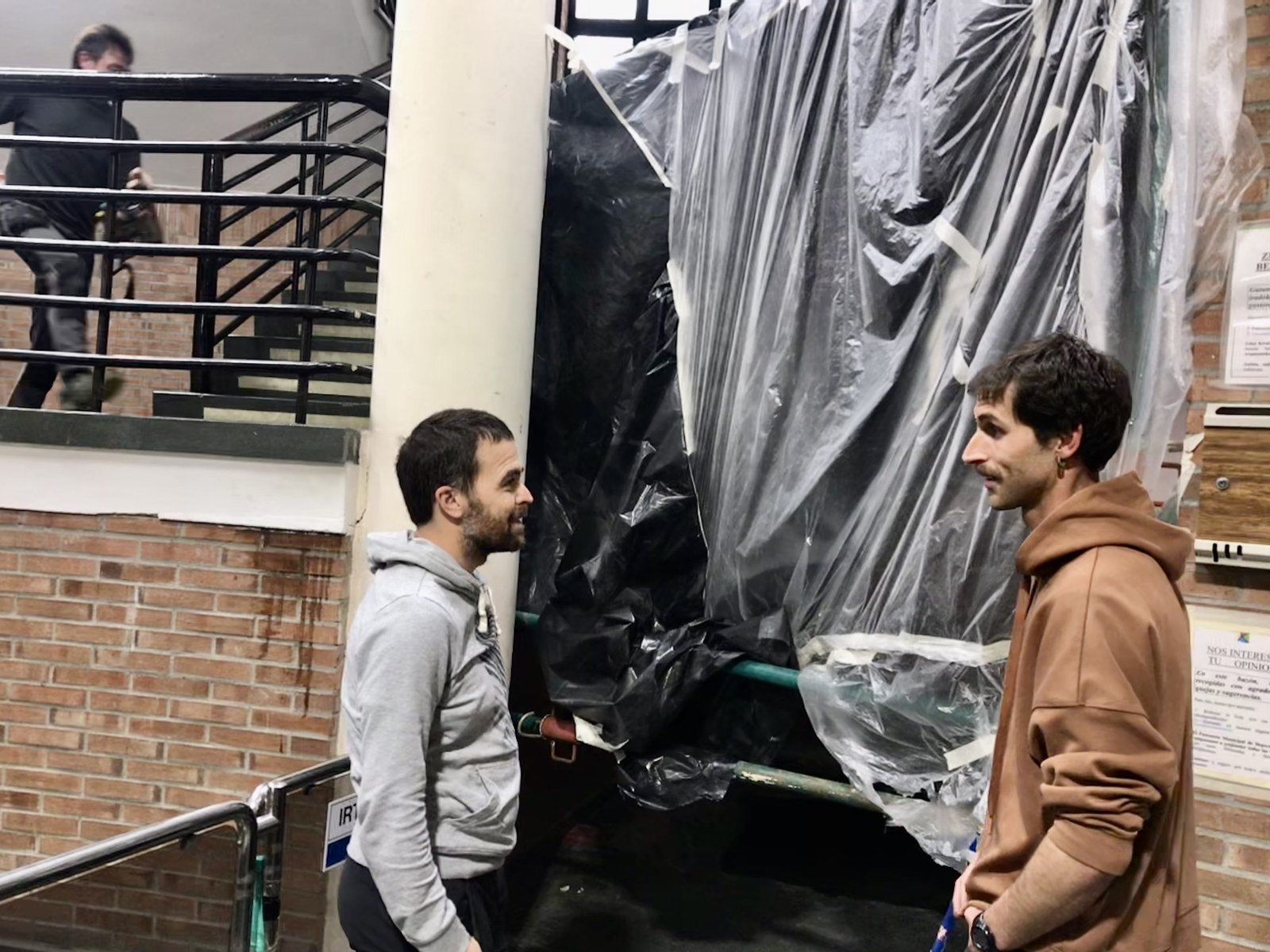 Kiroldegiko irisgarritasuna hobetzeko igogailua jartzeko obrak hasi dira