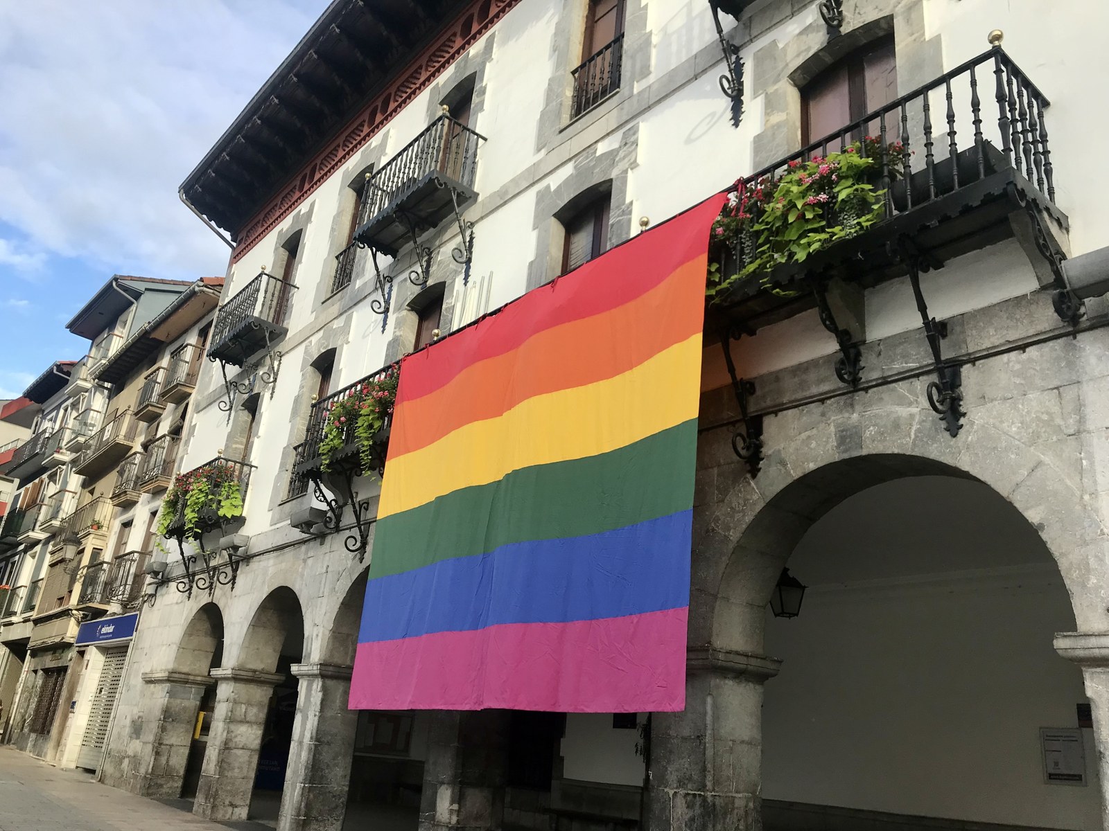 LGBT+ Harrotasunaren Eguneko adierazpena LGBT+ Harrotasunaren Eguneko adierazpena
