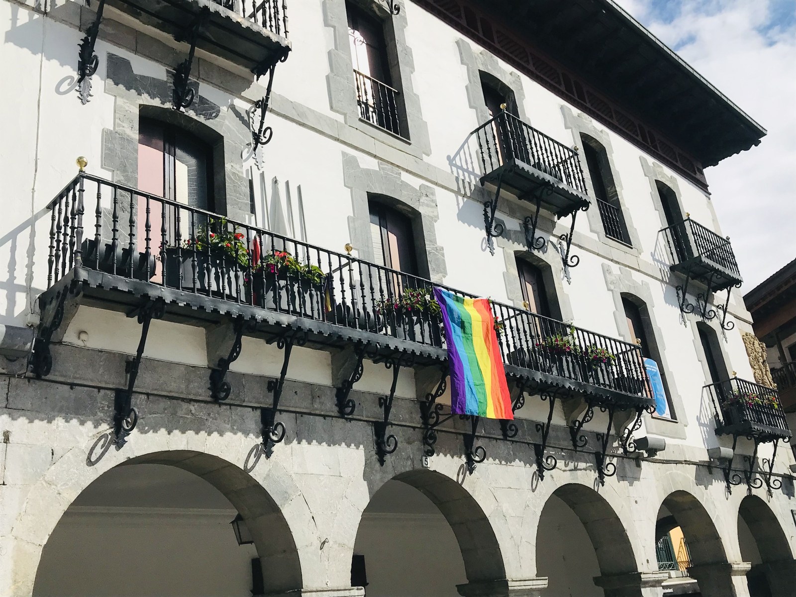 LGTBI Harrotasunaren Nazioarteko Egunaren inguruko Udal Gobernuaren adierazpena