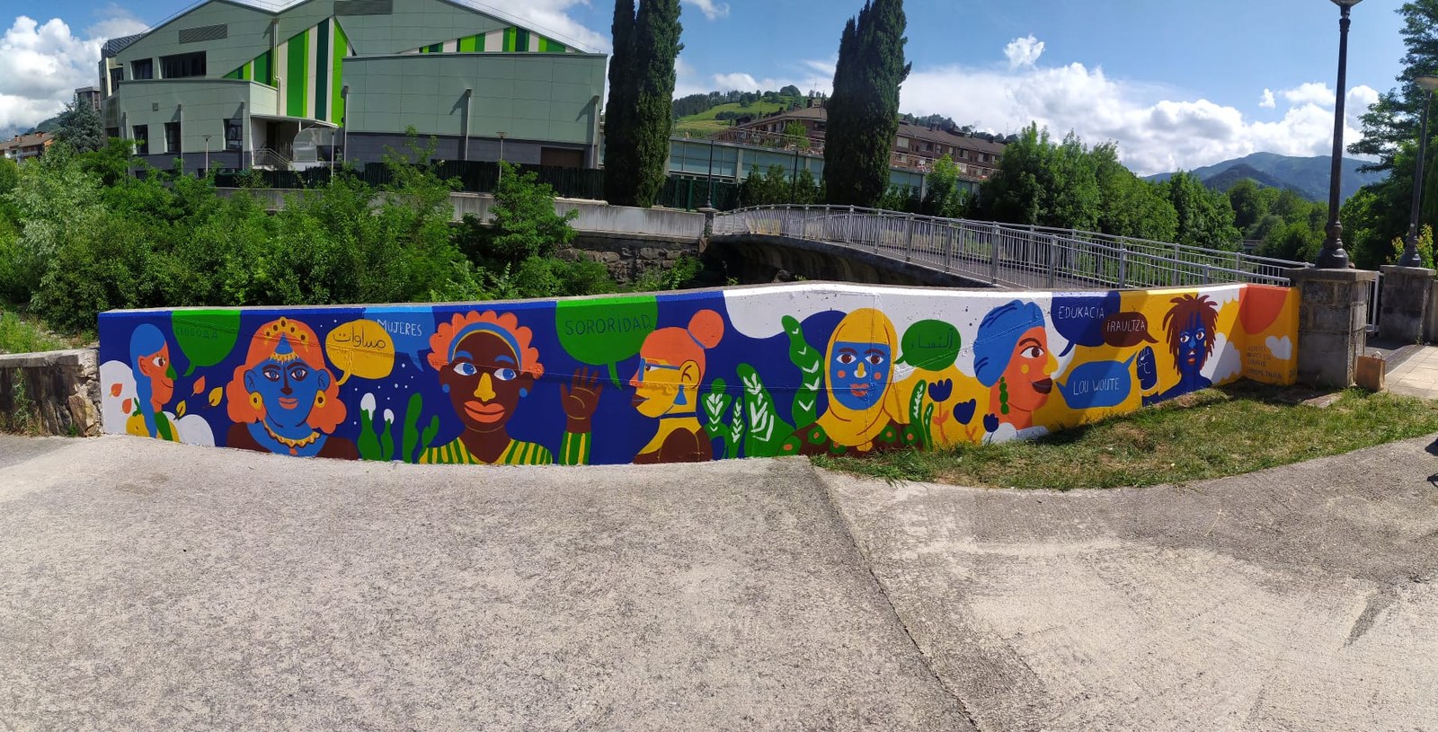 Muralak margotuz ahalduntzen Muralak margotuz ahalduntzen