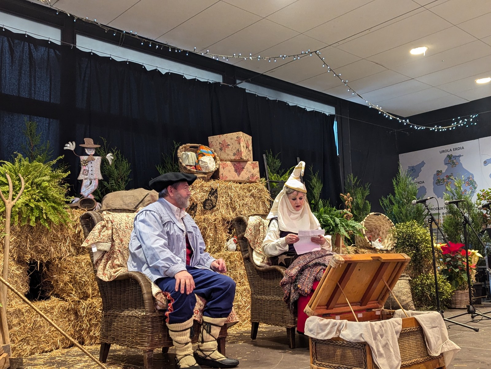 Olentzerori eta Mari Domingiri harrera, Azoka Plazan