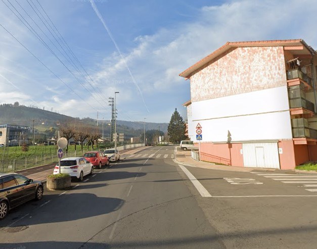 Ostiralean jarriko dute oinezkoentzako Garmendiko zubi berria