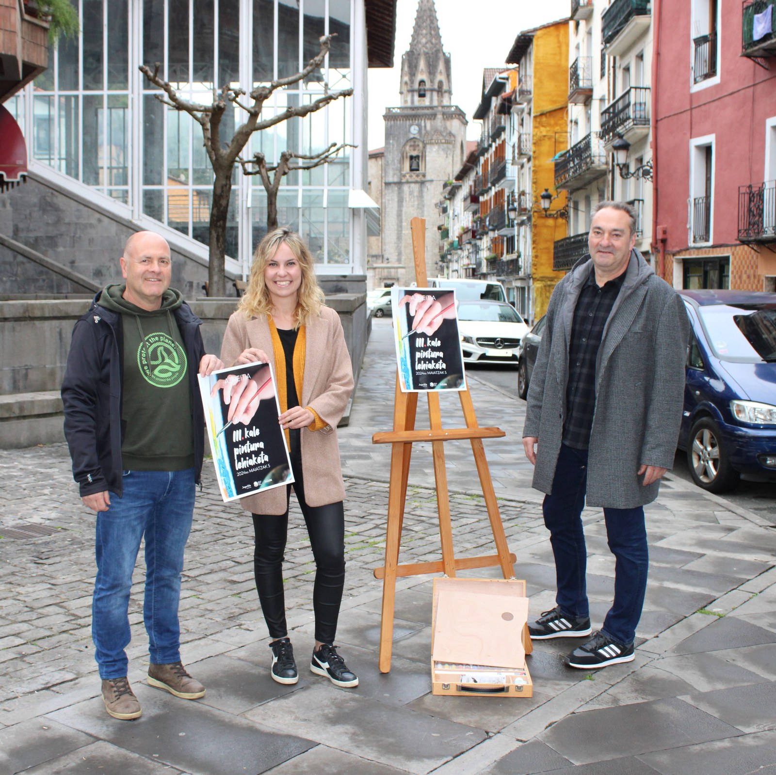 Pintura lehiaketak hartuko ditu kaleak igandean