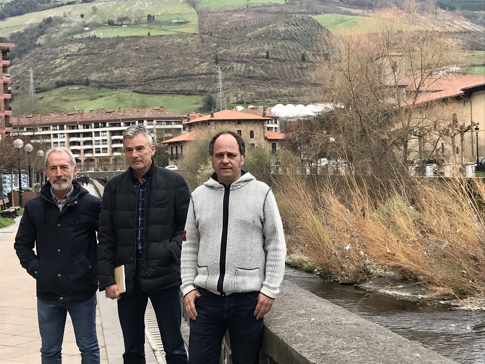 Urola ibaiaren garbiketa sakona egingo dute astelehenetik aurrera