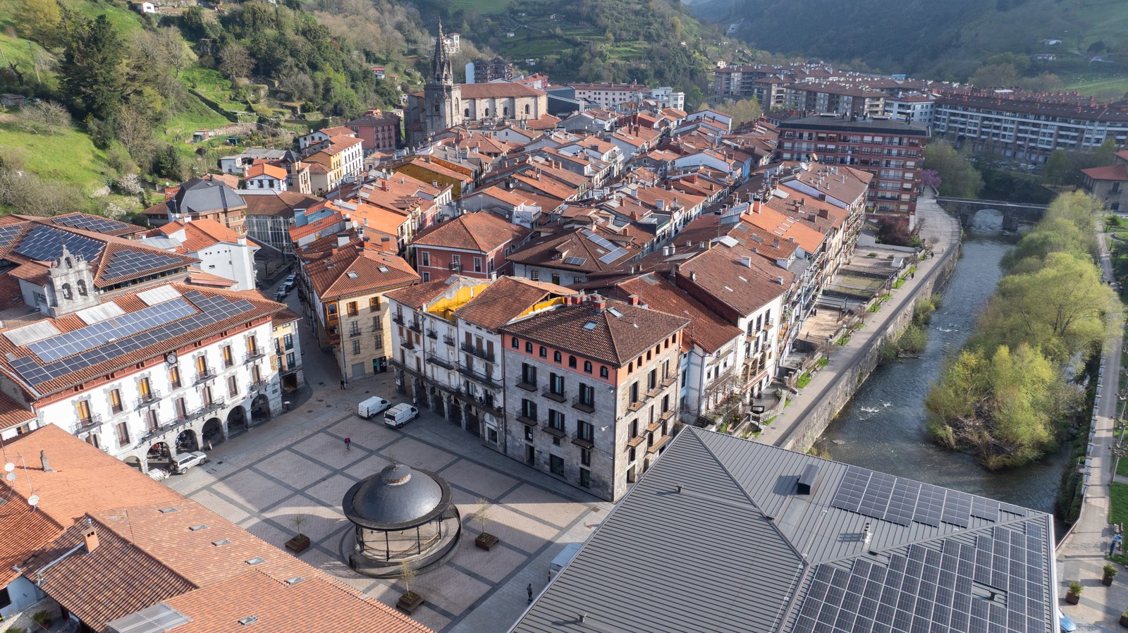 Etxebizitzetako energia eraginkortasuna, kontserbazioa eta irisgarritasuna hobetzeko laguntzak eskatzeko epea, zabalik