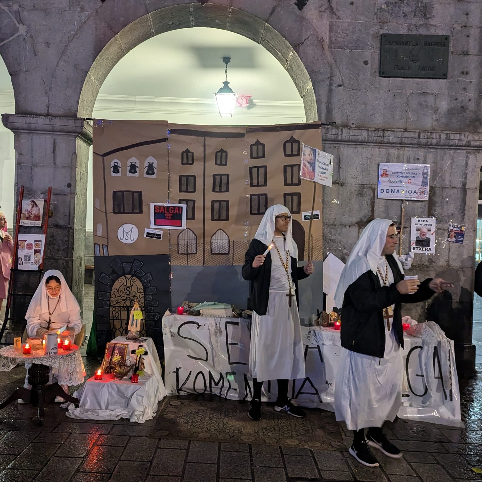 Zein baino zein mozorro ikusgarriagoak Astelehen Karnabalean Zein baino zein mozorro ikusgarriagoak Astelehen Karnabalean